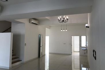 Parkfield Residences, Tropicana Heights