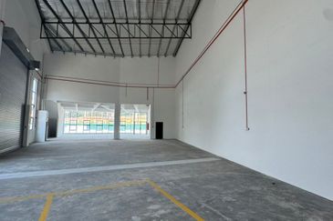 Warehouse 3 Storey Semi D Rawang, Selangor (Near To Tol Rawang & Highway)