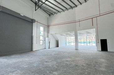 Warehouse 3 Storey Semi D Rawang, Selangor (Near To Tol Rawang & Highway)