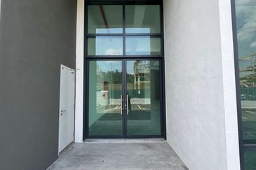 Warehouse 3 Storey Semi D Rawang, Selangor (Near To Tol Rawang & Highway)