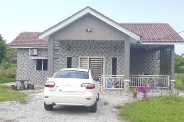 Nusa Dusun Orchard Resort, Kuala Linggi, Melaka.