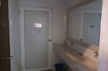 Pusat Perdagangan Seri Kembangan