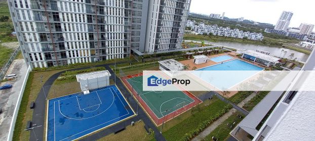 Lakefront Residence Cyberjaya Facing Pool, Selangor, Cyberjaya