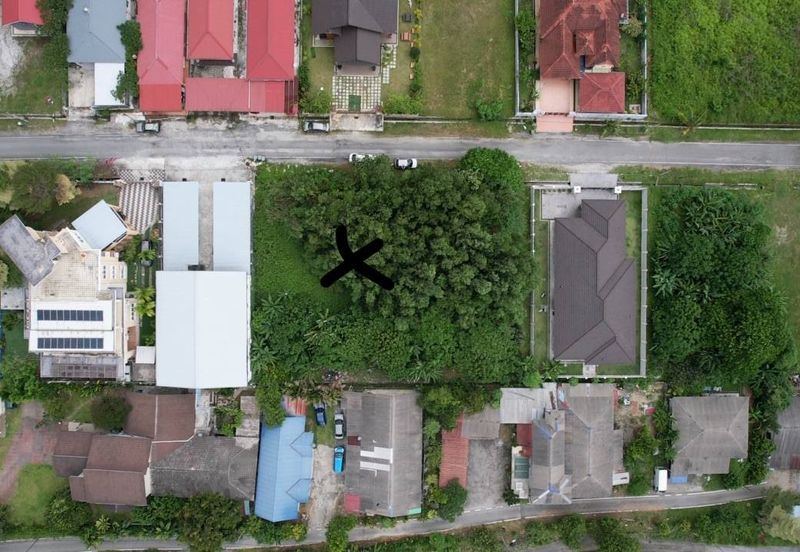 Kg Dato Abu Bakar Baginda, Bangi Tanah Lot Bungalow 
