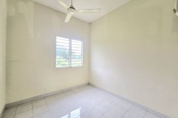 Kemuning Greenhills 3, 2 Storey Terrace,  Seksyen 32, Shah Alam