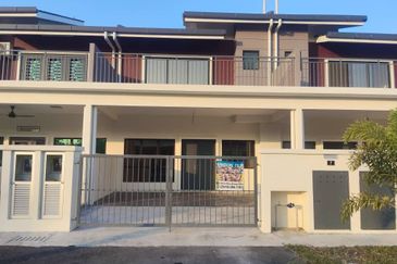 Taman Sri Makmur, Bukit Changgang, 2 Storey House