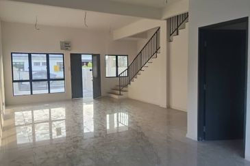 Taman Sri Makmur, Bukit Changgang, 2 Storey House