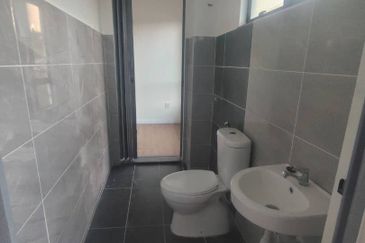 Taman Sri Makmur, Bukit Changgang, 2 Storey House