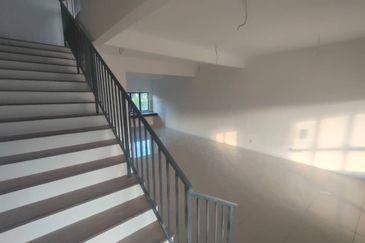 Taman Sri Makmur, Bukit Changgang, 2 Storey House