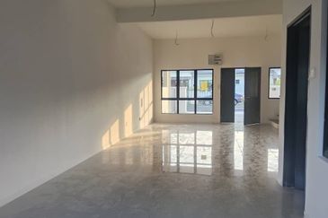 Taman Sri Makmur, Bukit Changgang, 2 Storey House