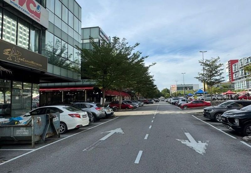 Near Kipmall, Kota Warisan, 2 Storey Shoplot