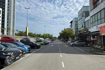 Near Kipmall, Kota Warisan, 2 Storey Shoplot