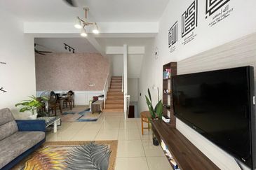 Ayden Townhouse Warisan Puteri