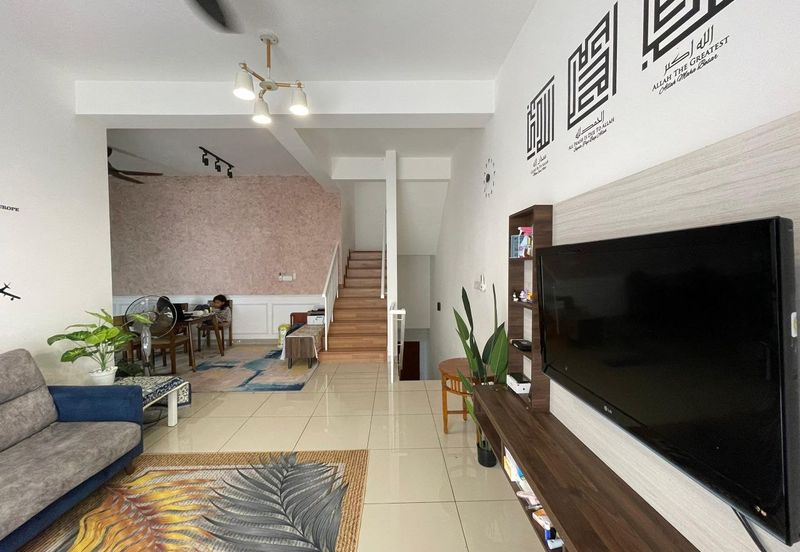 Ayden Townhouse Warisan Puteri