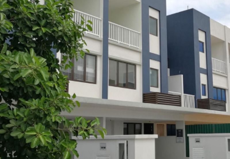 Ayden Townhouse Warisan Puteri