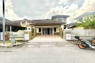Taman Bandar Warisan Puteri, Seremban, Semi D 1.5 Tingkat For Sale