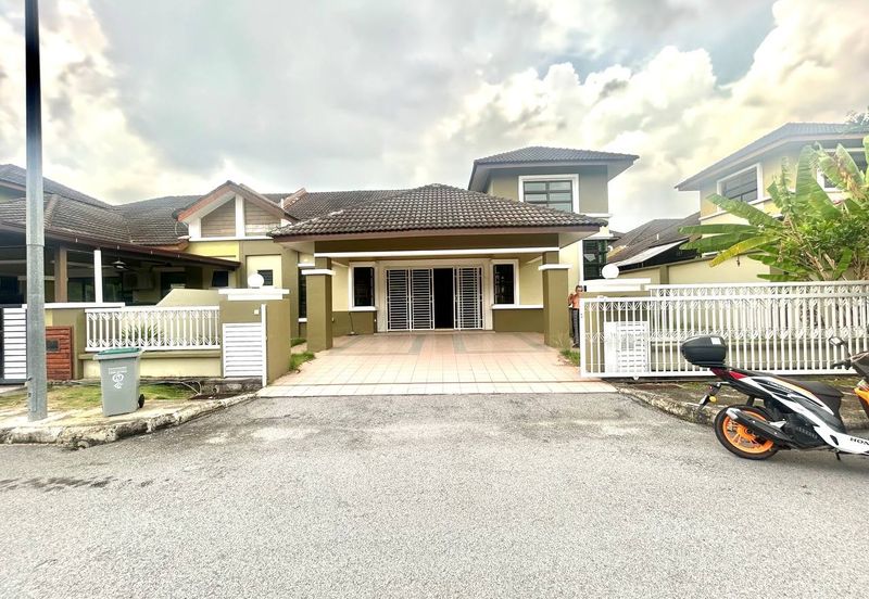 Taman Bandar Warisan Puteri, Seremban, Semi D 1.5 Tingkat For Sale