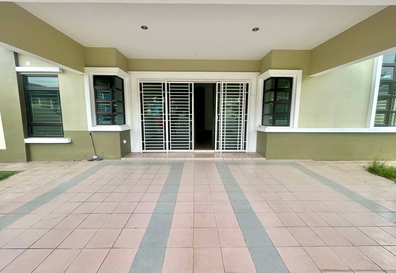Taman Bandar Warisan Puteri, Seremban, Semi D 1.5 Tingkat For Sale