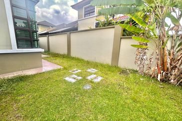 Taman Bandar Warisan Puteri, Seremban, Semi D 1.5 Tingkat For Sale