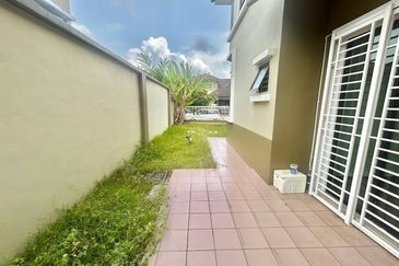 Taman Bandar Warisan Puteri, Seremban, Semi D 1.5 Tingkat For Sale