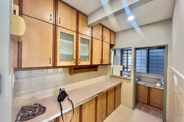 Taman Bandar Warisan Puteri, Seremban, Semi D 1.5 Tingkat For Sale