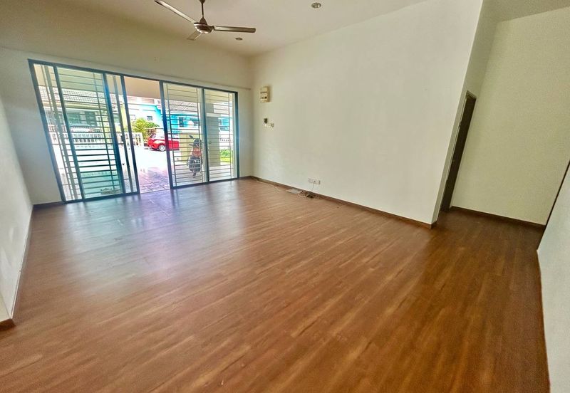 Taman Bandar Warisan Puteri, Seremban, Semi D 1.5 Tingkat For Sale