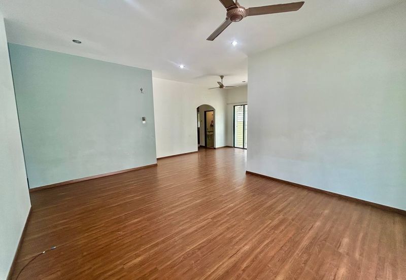 Taman Bandar Warisan Puteri, Seremban, Semi D 1.5 Tingkat For Sale