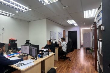 Taipan Business Centre, USJ 10