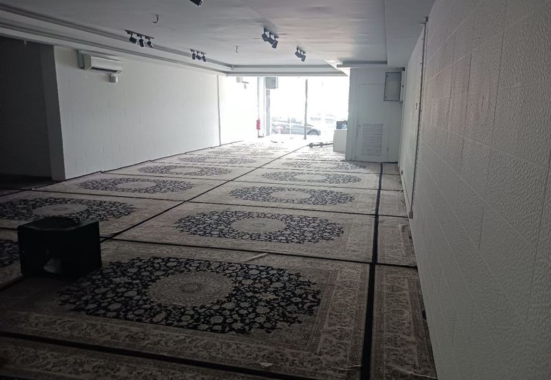 GF Shoplot Seri Kembangan Facing mainroad