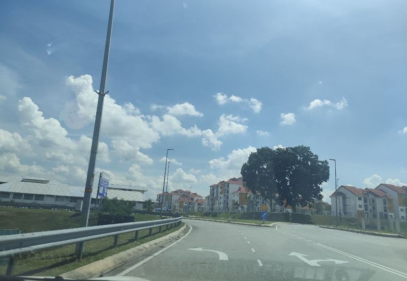 3 Storey Shoplot Jalan pusat niaga klia,Kuarters KlIa