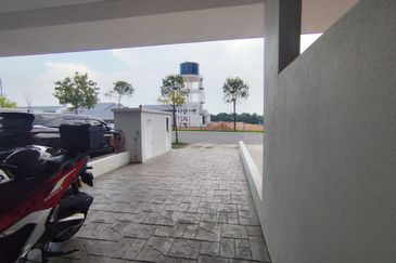 Ayden Townhouse Warisan Puteri