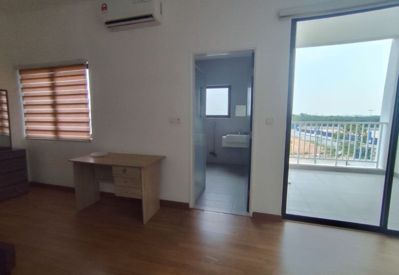 Ayden Townhouse Warisan Puteri