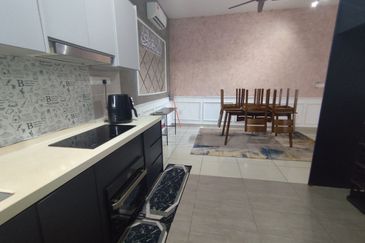 Ayden Townhouse Warisan Puteri