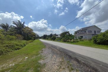 Tanah Lot Banglo 💗 Labu Lanjut,Sepang Kota Warisan, Selangor  Geran Individu