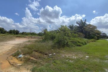 Tanah Lot Banglo 💗 Labu Lanjut,Sepang Kota Warisan, Selangor  Geran Individu
