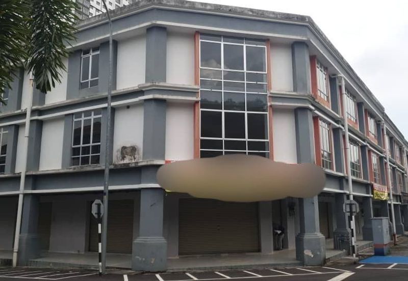 For rent shoplot near acacia residence at Salak Tinggi