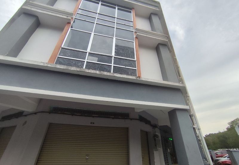 For rent shoplot near acacia residence at Salak Tinggi