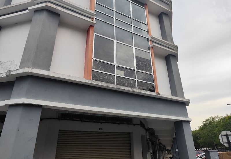 For rent shoplot near acacia residence at Salak Tinggi