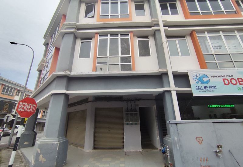 For rent shoplot near acacia residence at Salak Tinggi