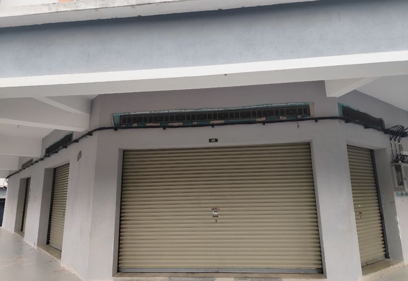 For rent shoplot near acacia residence at Salak Tinggi