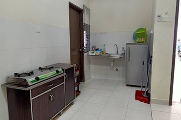 Residensi Warnasari 2