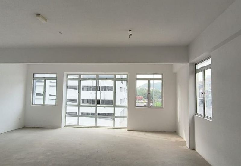 Endlot💗Ground Floor Shoplot near Acacia Residence Brand new, Salak Tinggi