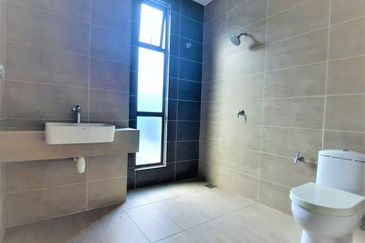 Monet Lily @ Sunsuria City