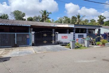 For sale single storey in taman Dato Mohd Taha 