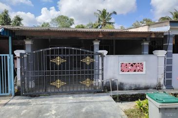 For sale single storey in taman Dato Mohd Taha 