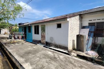For sale single storey in taman Dato Mohd Taha 
