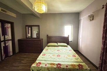 Golden Coast Condominium