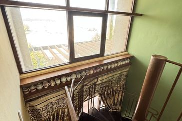 Golden Coast Condominium