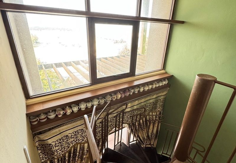 Golden Coast Condominium