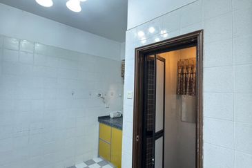 Golden Coast Condominium